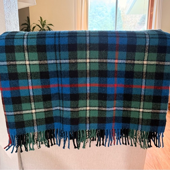 Hilltop 100% Wool Tartan Throw Blanket Made in Scotland Blue Green Plaid Fringe - Picture 5 of 5